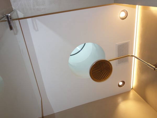 Duschdecke mit Isolation, Lichtschlitz und Einbauleuchten - Gipsergeschäft Frank Buchser